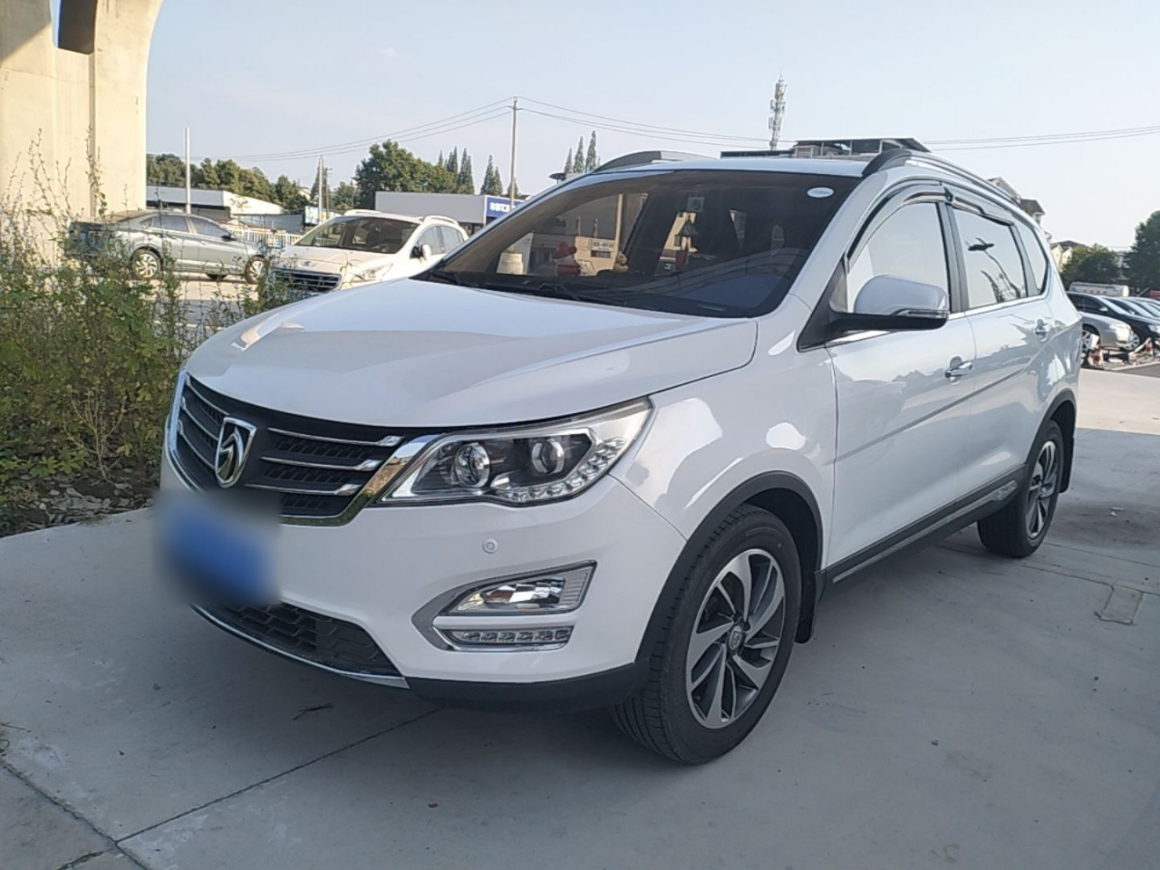 560 2016 1.8L MT Luxury
