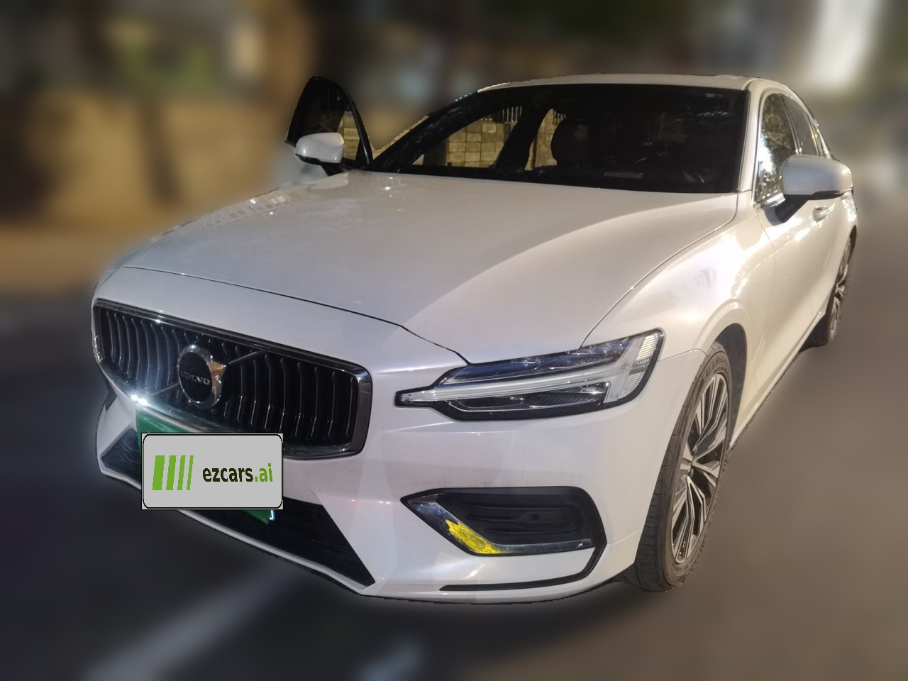 S60 2023 B4 Luxury