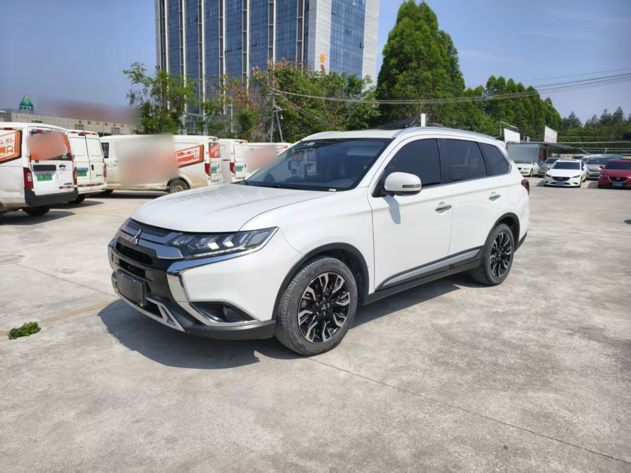 Outlander 2020 2.4L AWD Enjoy 5-Seater