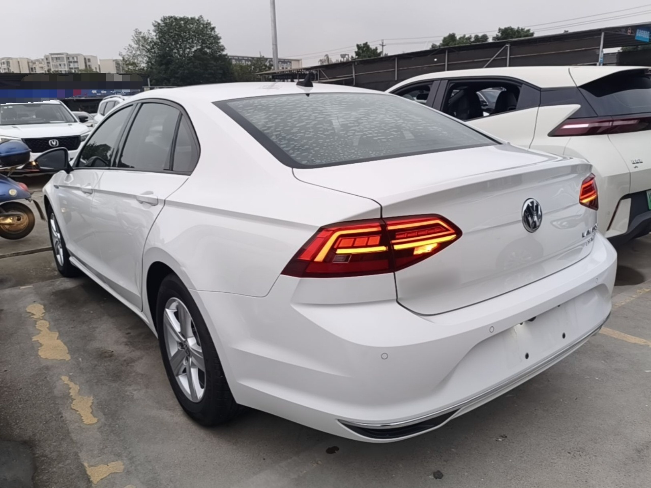 Lamando 2021 230TSI DSG photo 4