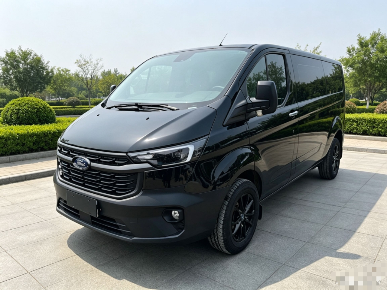 Transit 2023 2.0T Petrol AT Medium Wheelbase 5/6-Seater