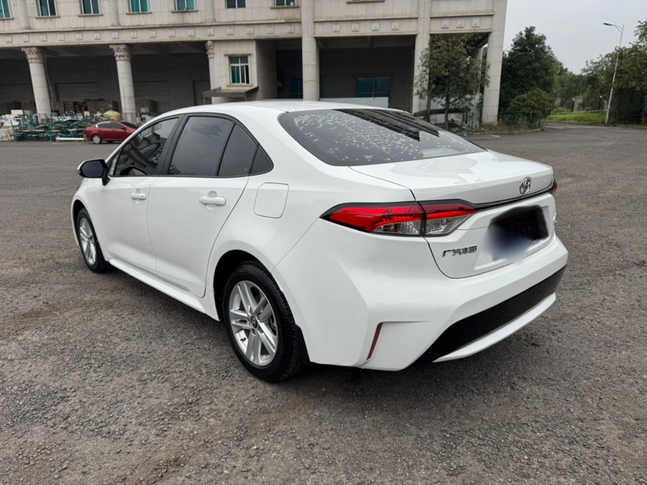 Levin 2022 185T CVT Luxury photo 3