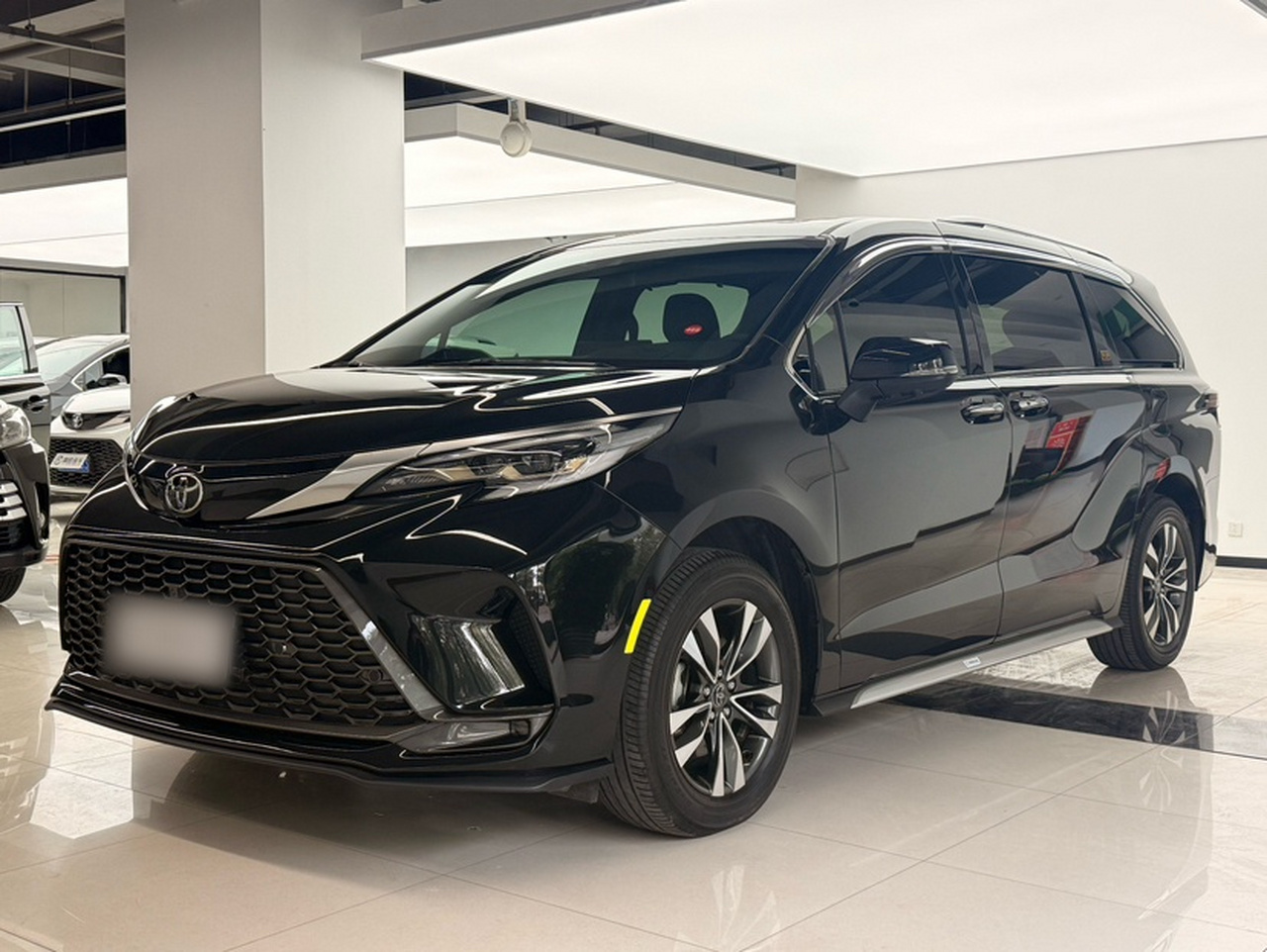 Granvia 2026 2.5L Hybrid MAX AWD