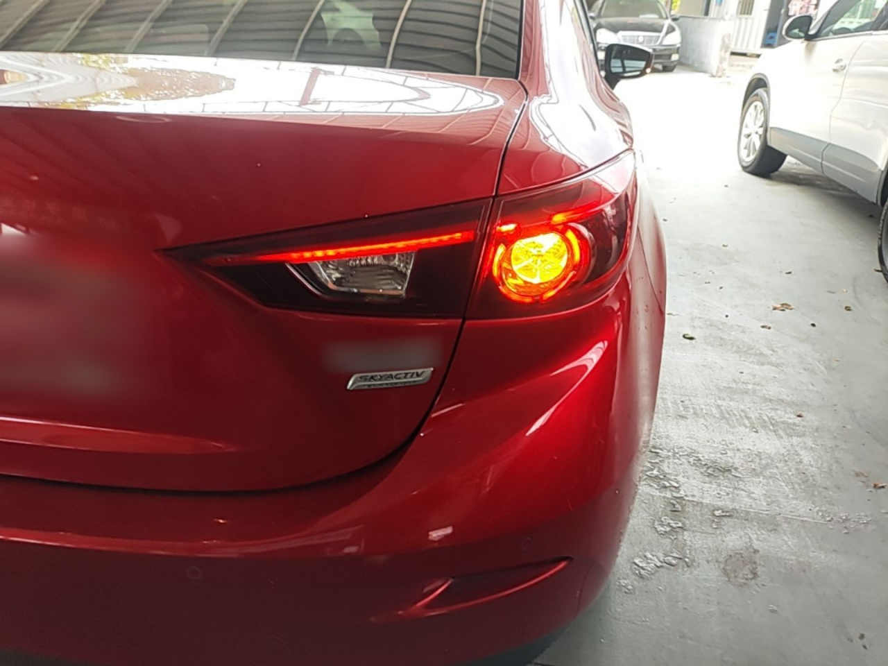 3 Axela 2017 Sedan 1.5L AT Luxury China V photo 2