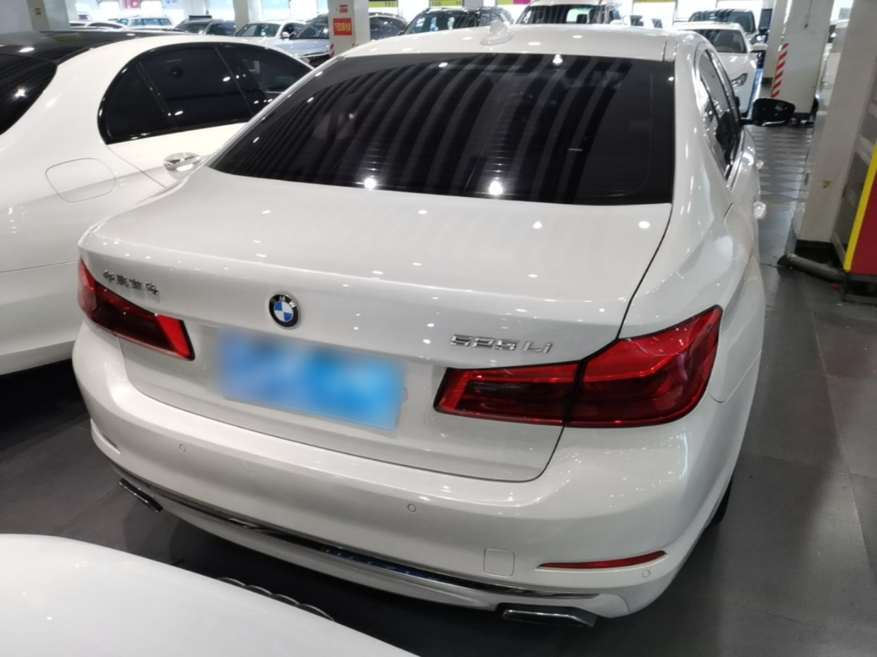 5 Series 2019 525Li Luxury photo 3