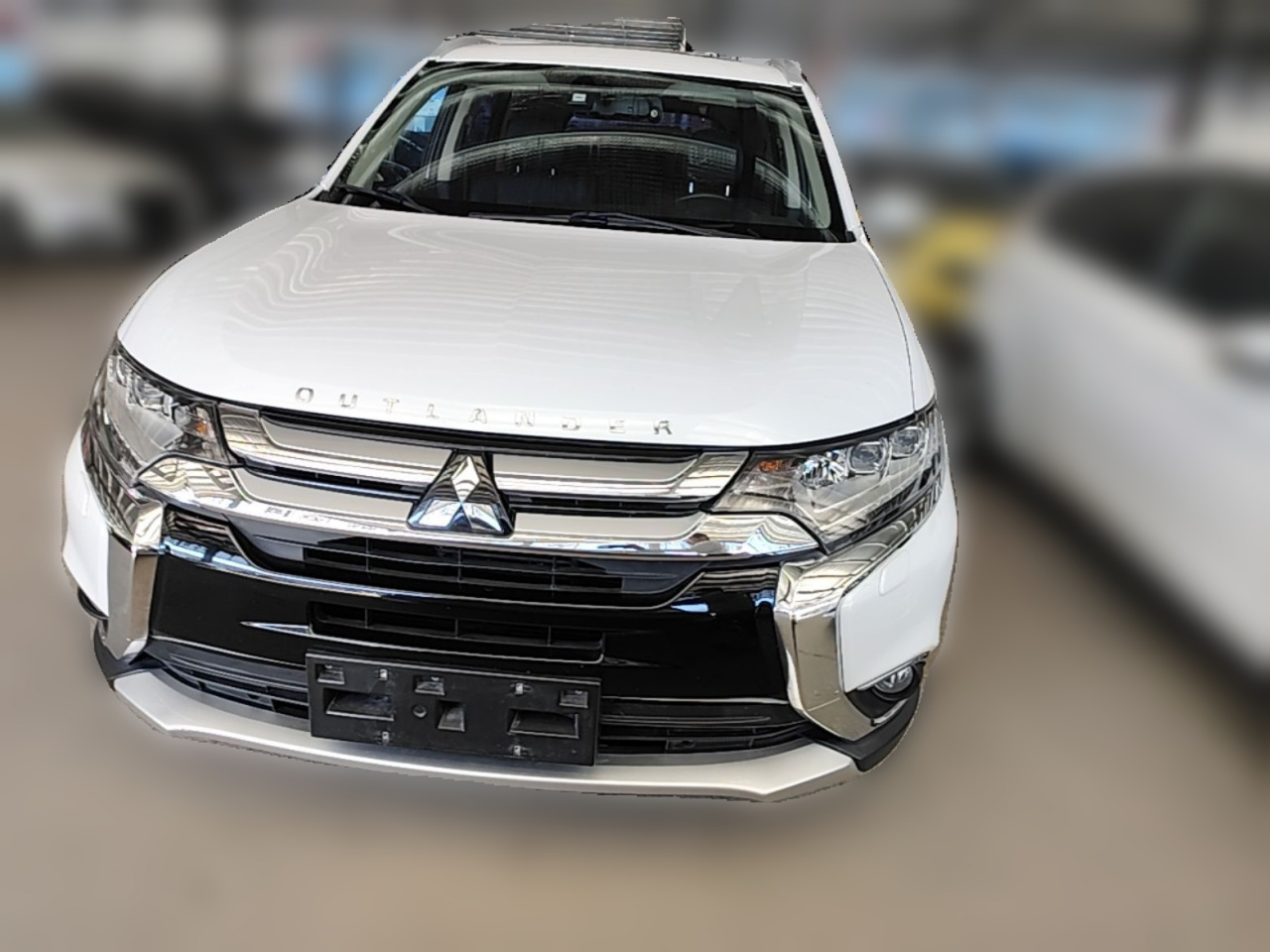 Outlander 2016 2.4L AWD Luxury 7-Seater photo 2