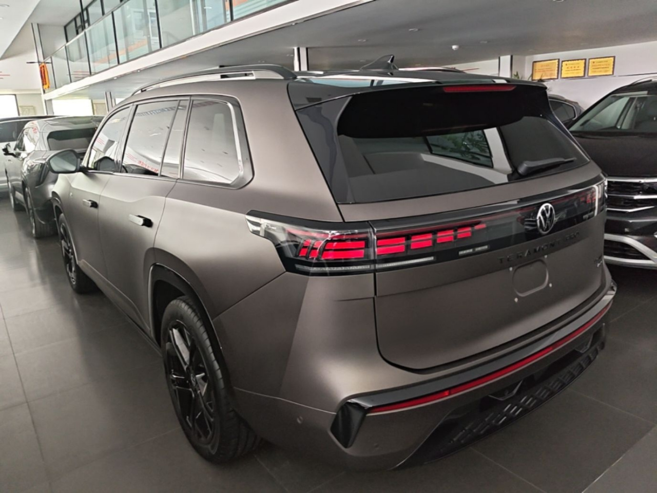 2025 Teramont Pro 450TSI AWD photo 4