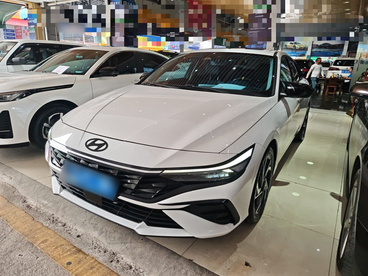 Elantra 2023 1.5L CVT LUX Premium