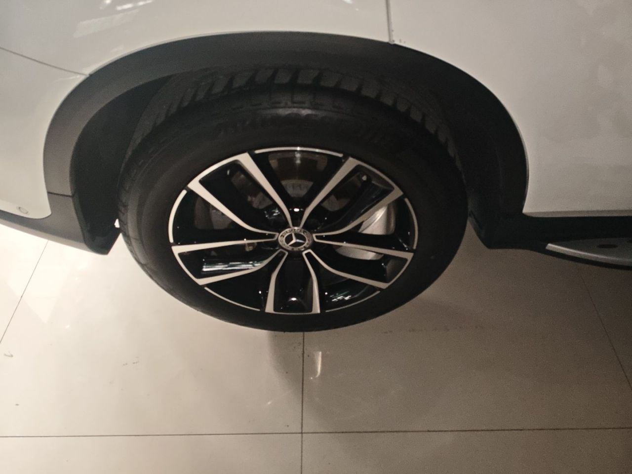 GLC 2021 GLC 260 L 4MATIC Luxury photo 3