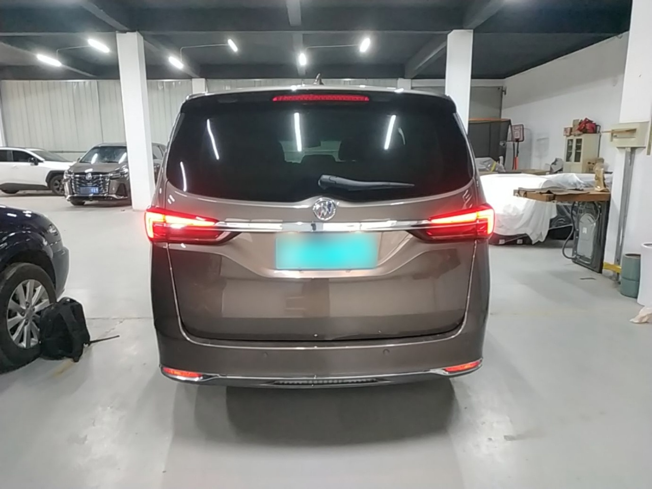 GL8 2023 Facelift Luxury photo 3