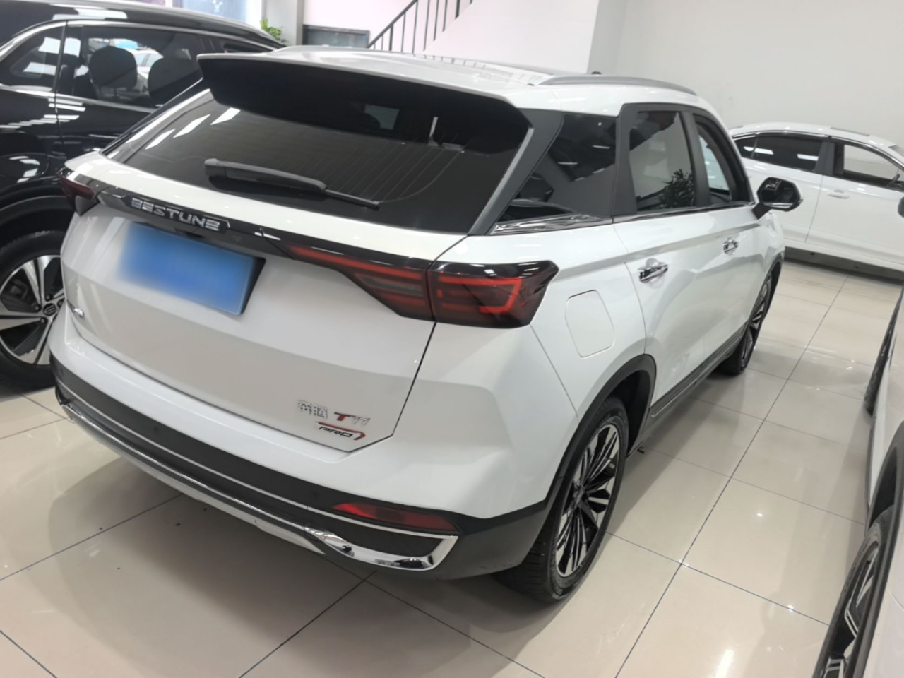 Bestune T77 2023 1.5T AT Luxury photo 4