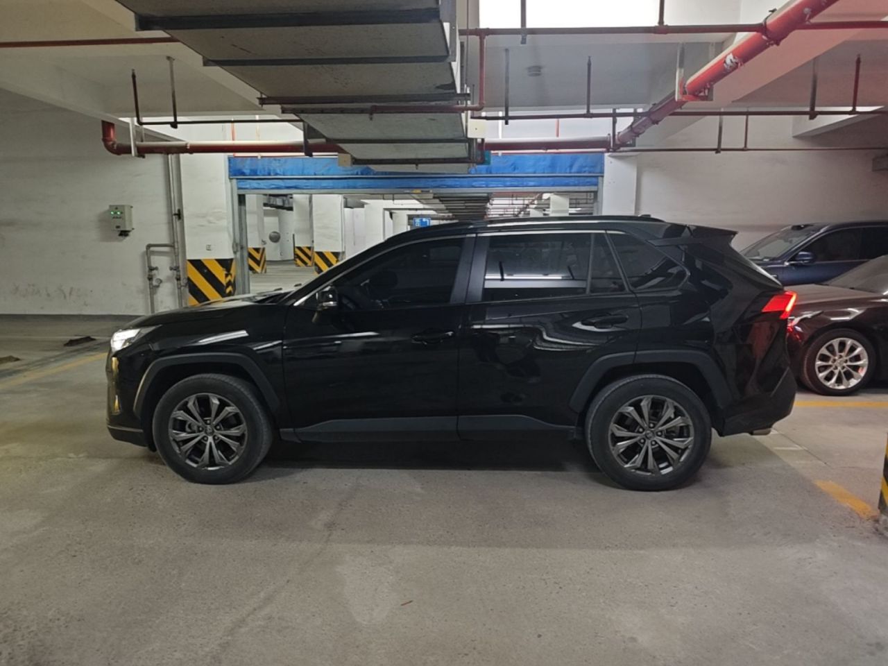 RAV4 2023 2.0L CVT RWD Plus photo 4