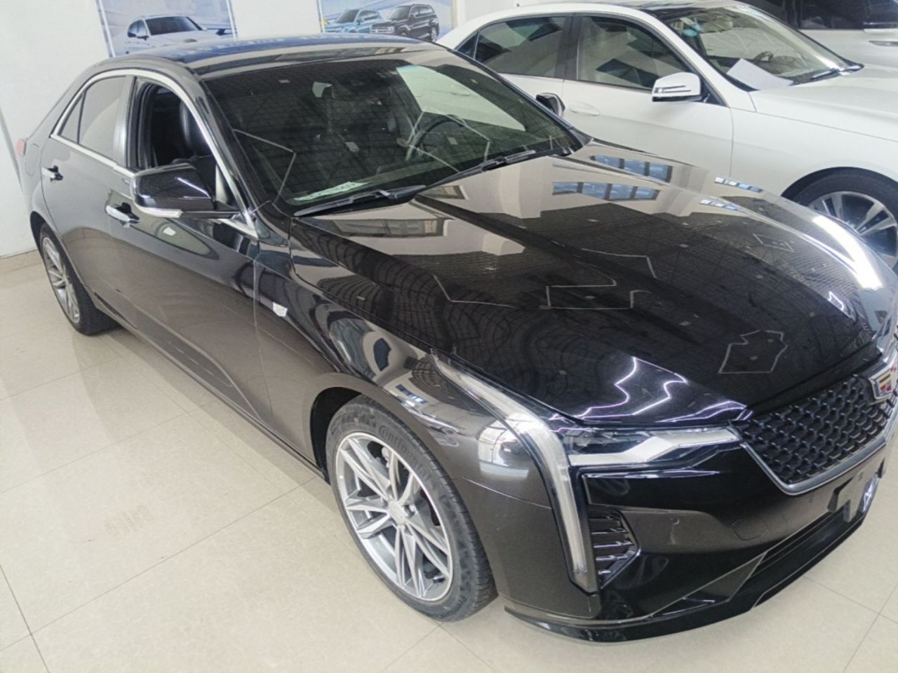 CT4 2021 28T Luxury photo 3