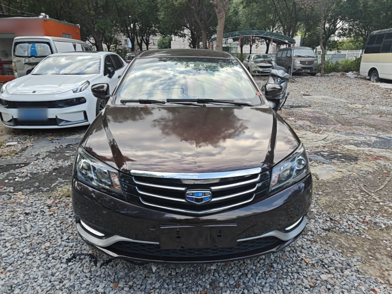 Emgrand 2016 Sedan 1.5L MT Luxury photo 2