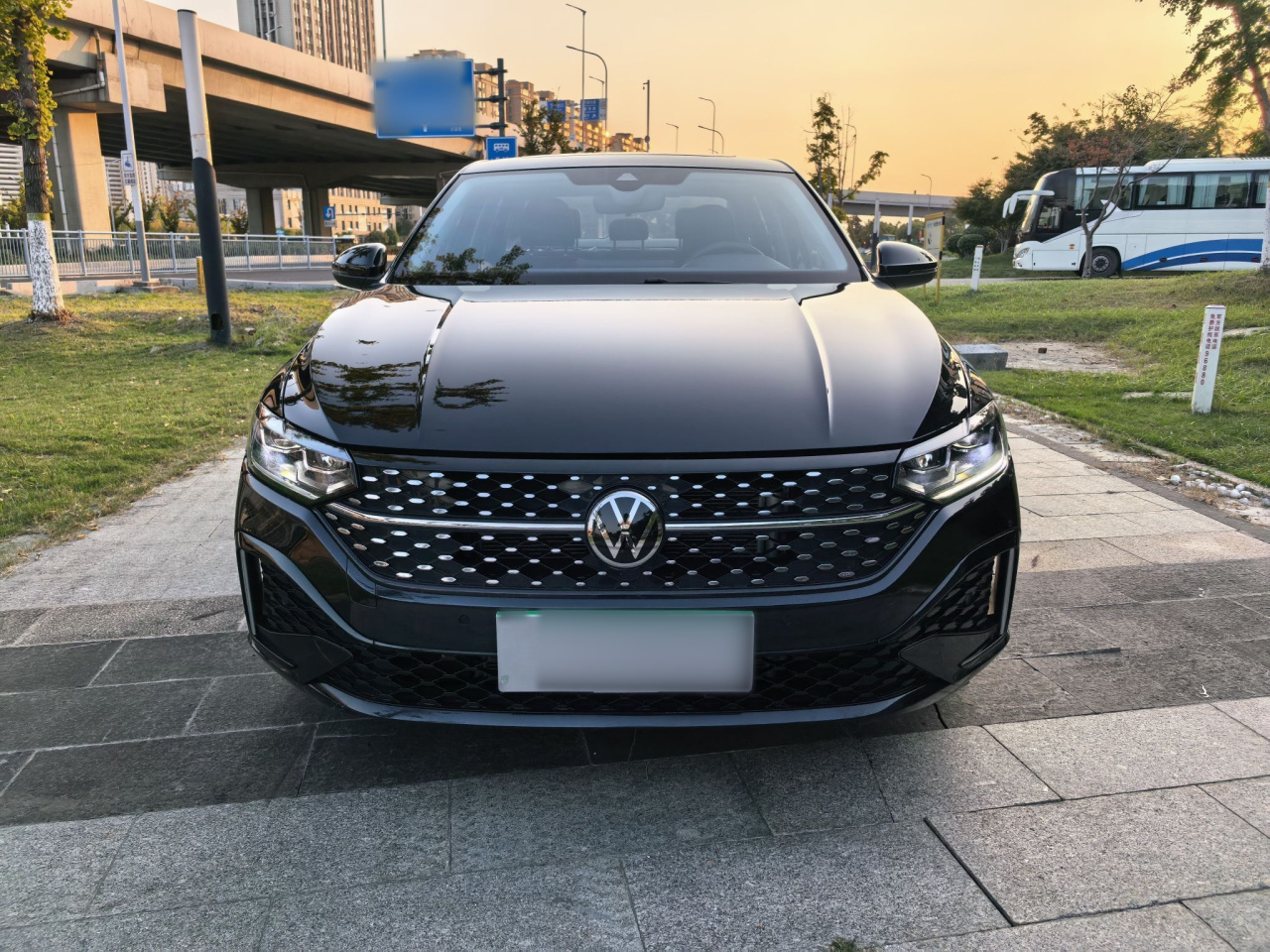 Lavida 2024 300TSI DSG Leading photo 3