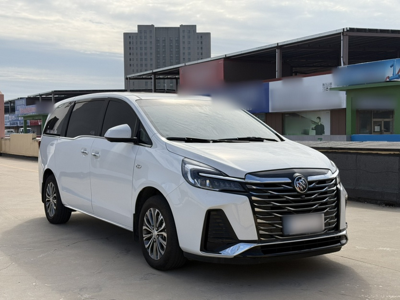 GL8 2023 Facelift Luxury photo 4
