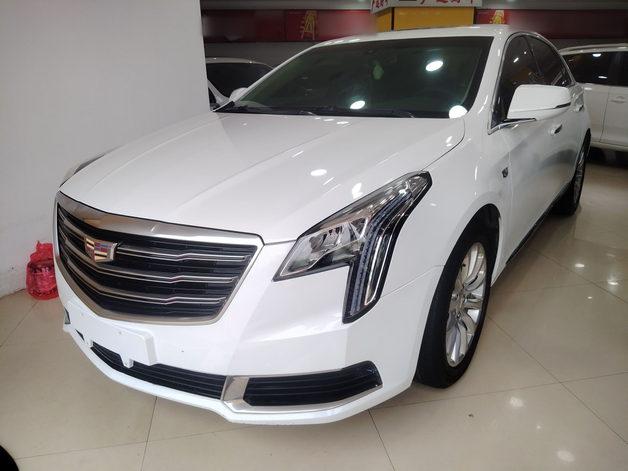 XTS 2018 28T Tech
