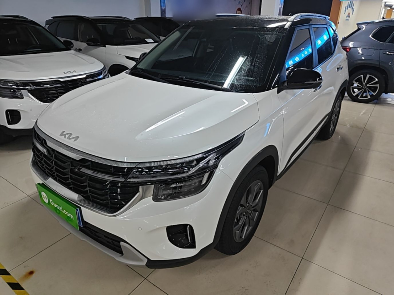 Seltos 2023 1.5L CVT Luxury