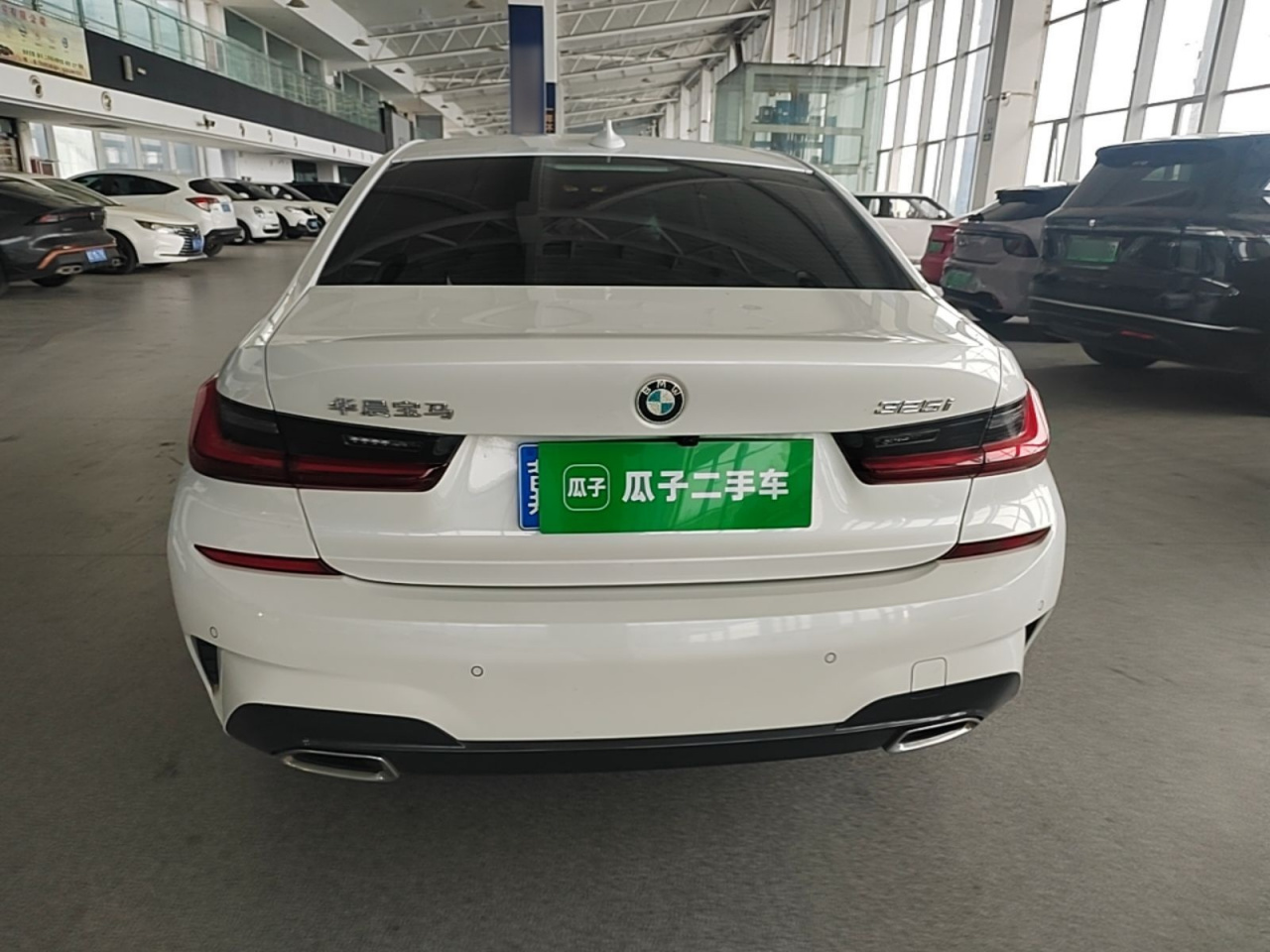 3 Series 2022 325i M Sport Package photo 5
