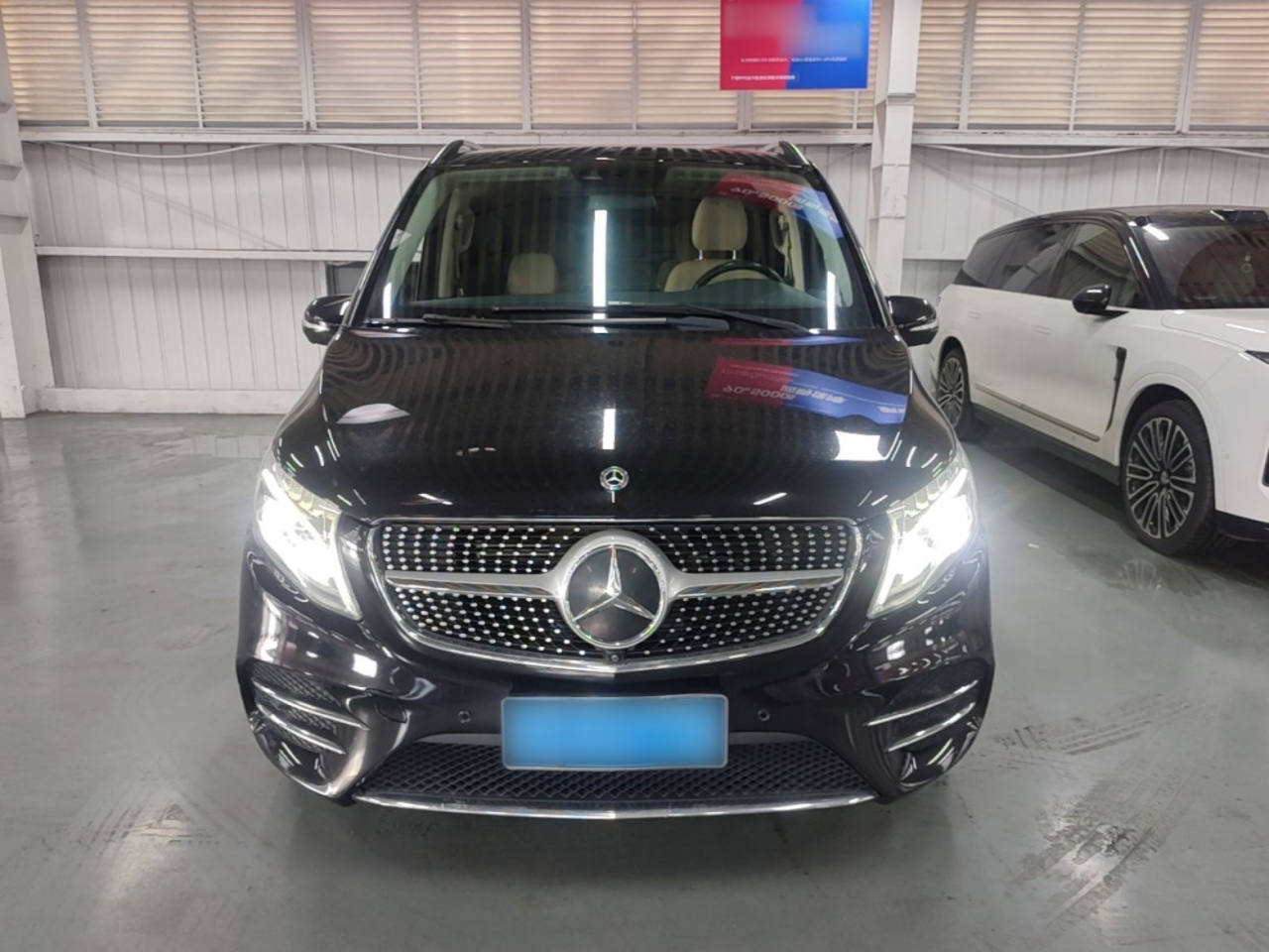 V-Class 2020 V 260 L Long Wheelbase Luxury photo 2