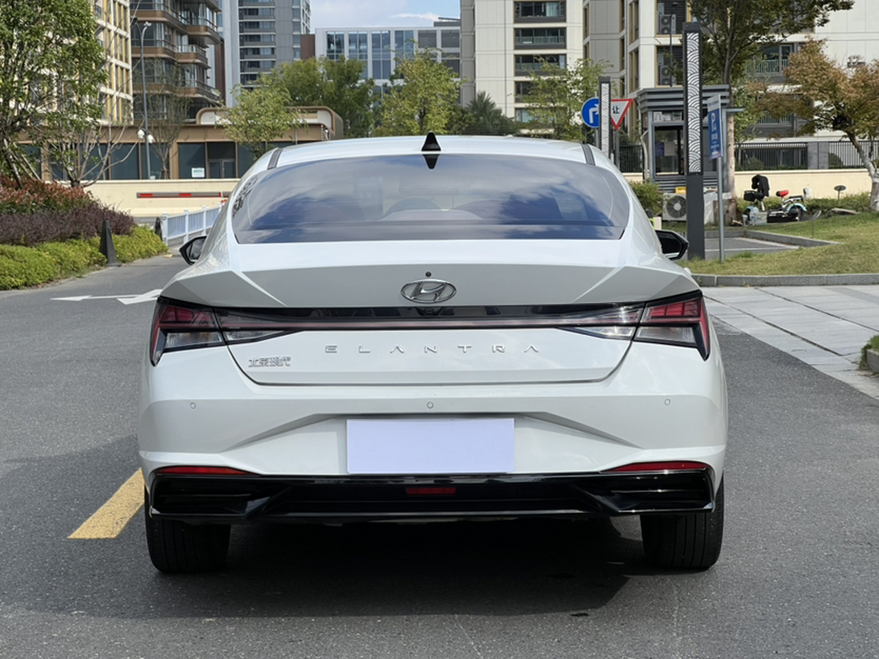 Elantra 2021 1.5L CVT LUX Premium photo 3