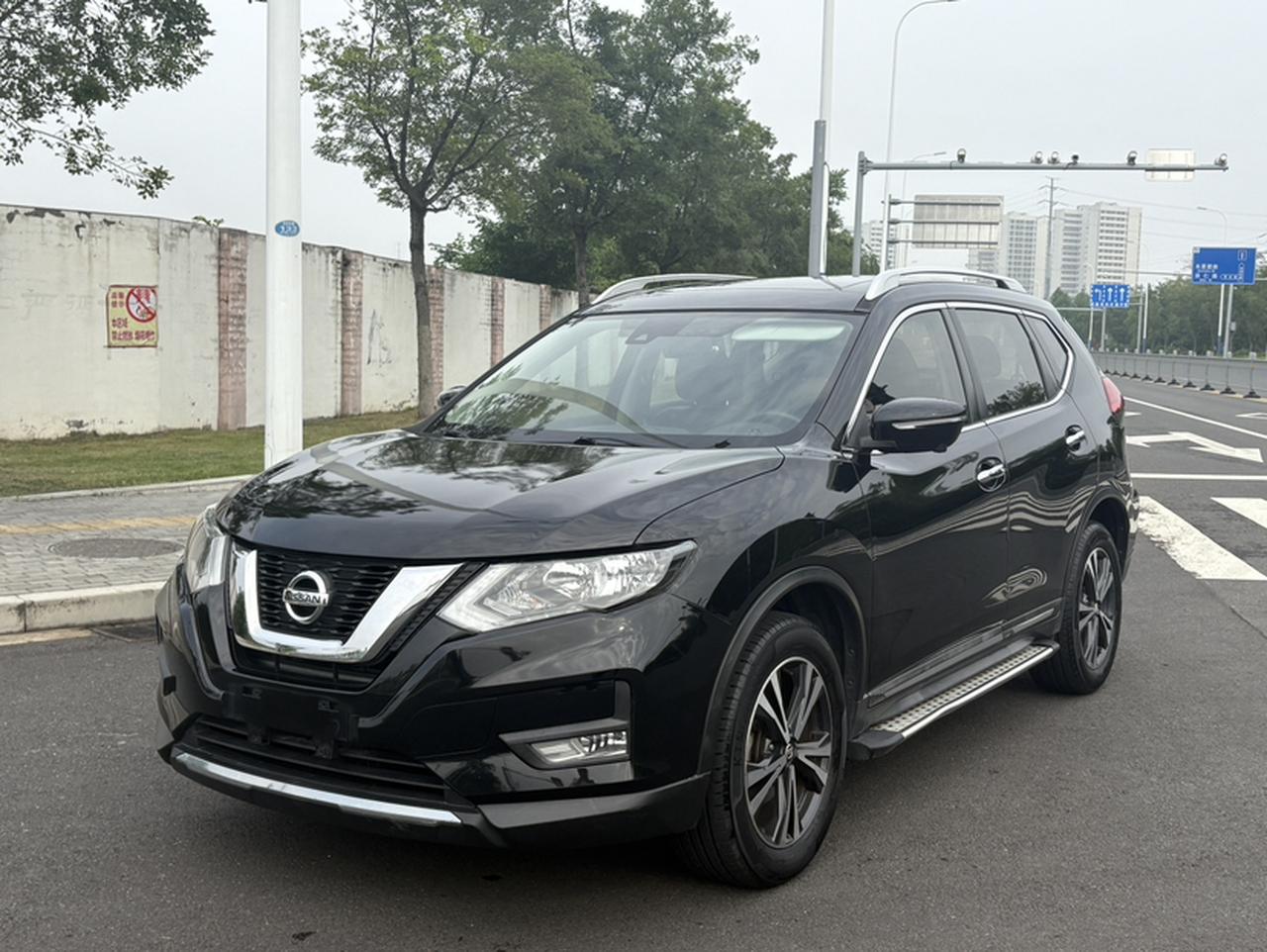 X-Trail 2017 2.5L CVT Luxury 4WD