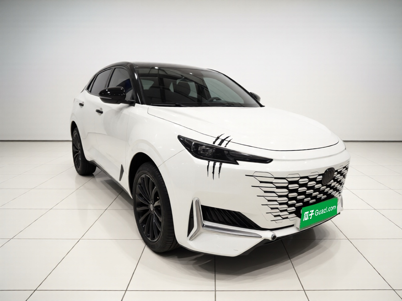 UNI-K 2021 2.0T Luxury photo 3