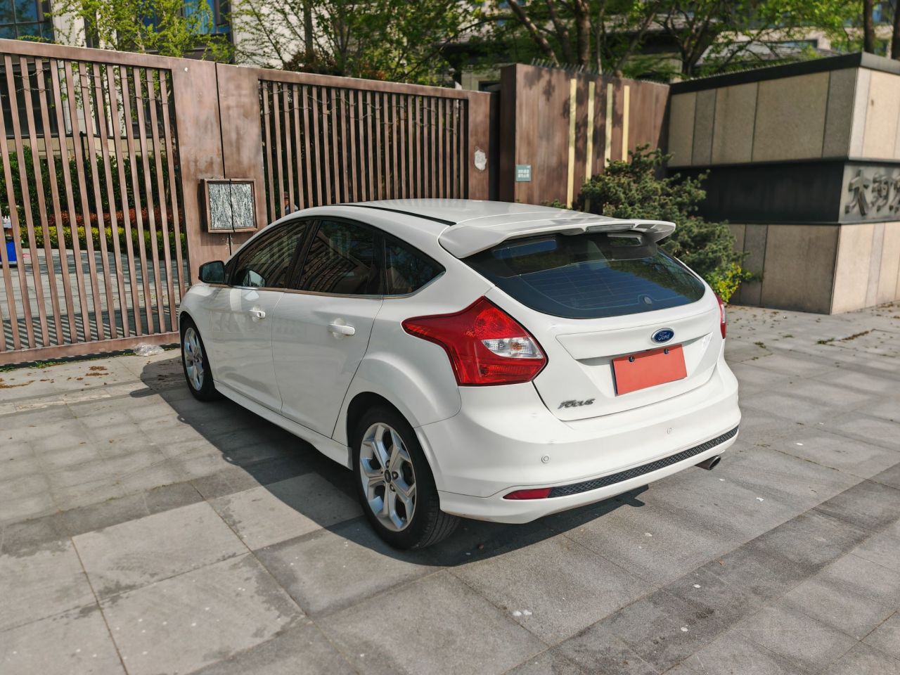 Focus 2012 Hatchback 2.0L AT Luxury Sport photo 4