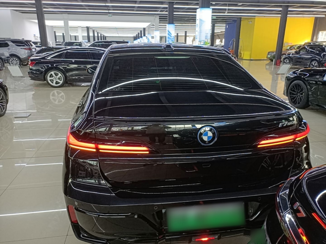 i7 2023 eDrive50L Exclusive M Sport Package photo 5