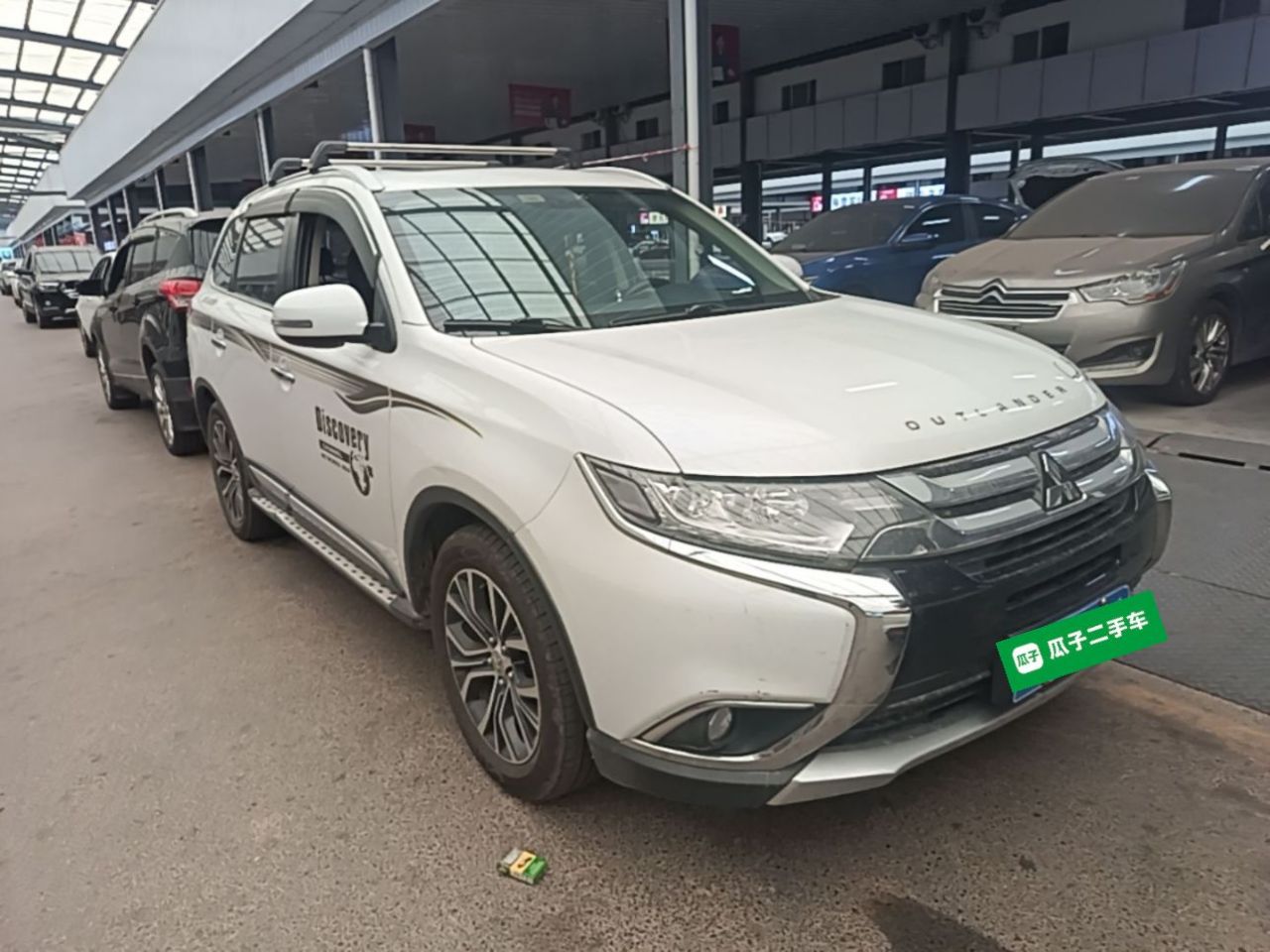 Outlander 2018 2.4L AWD Elite 5-Seater photo 3