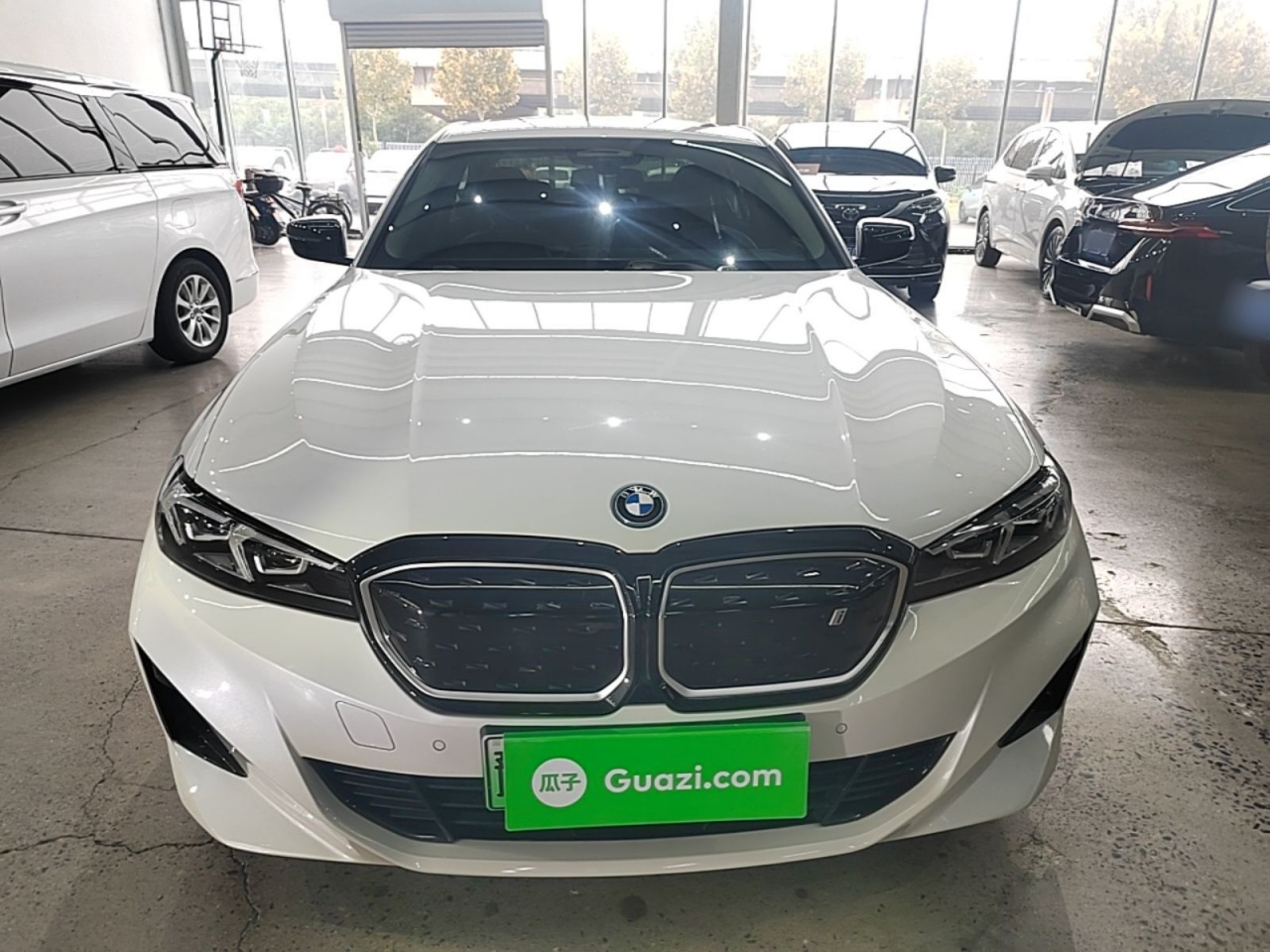 i3 2023 eDrive 40 L M Night Package photo 2