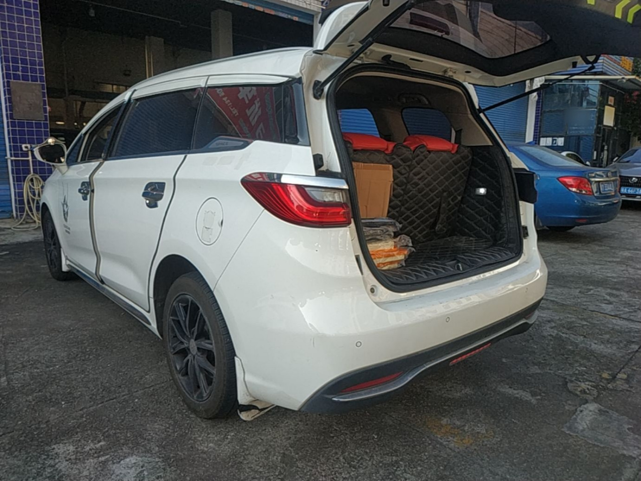 Song MAX 2017 1.5T AT Connected Elite 7-Seater photo 4