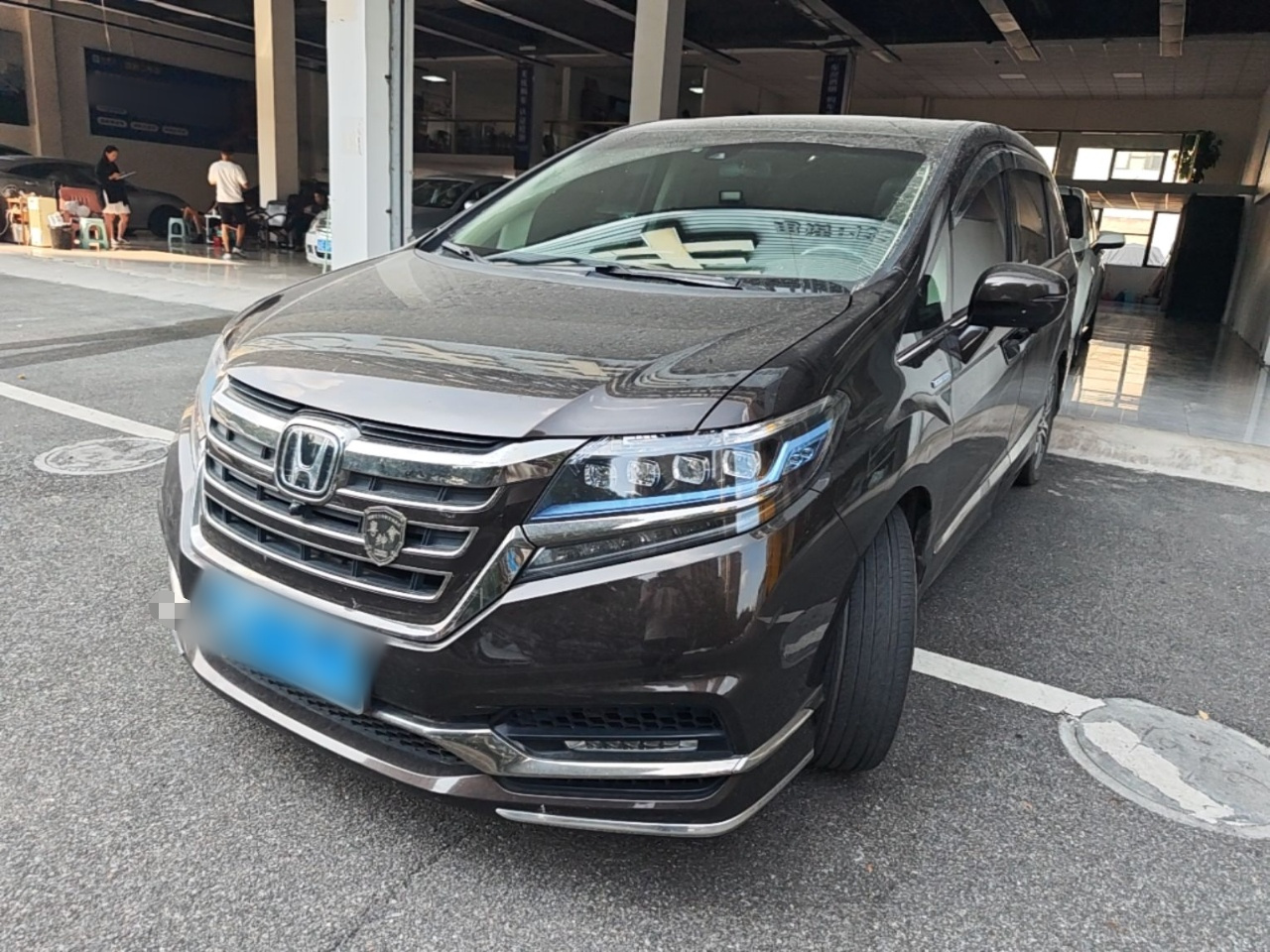 Elysion 2019 2.0L Hybrid Luxury