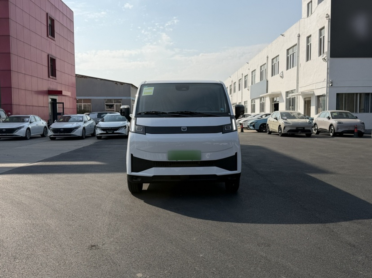 V 2025 V8E - 350km photo 2
