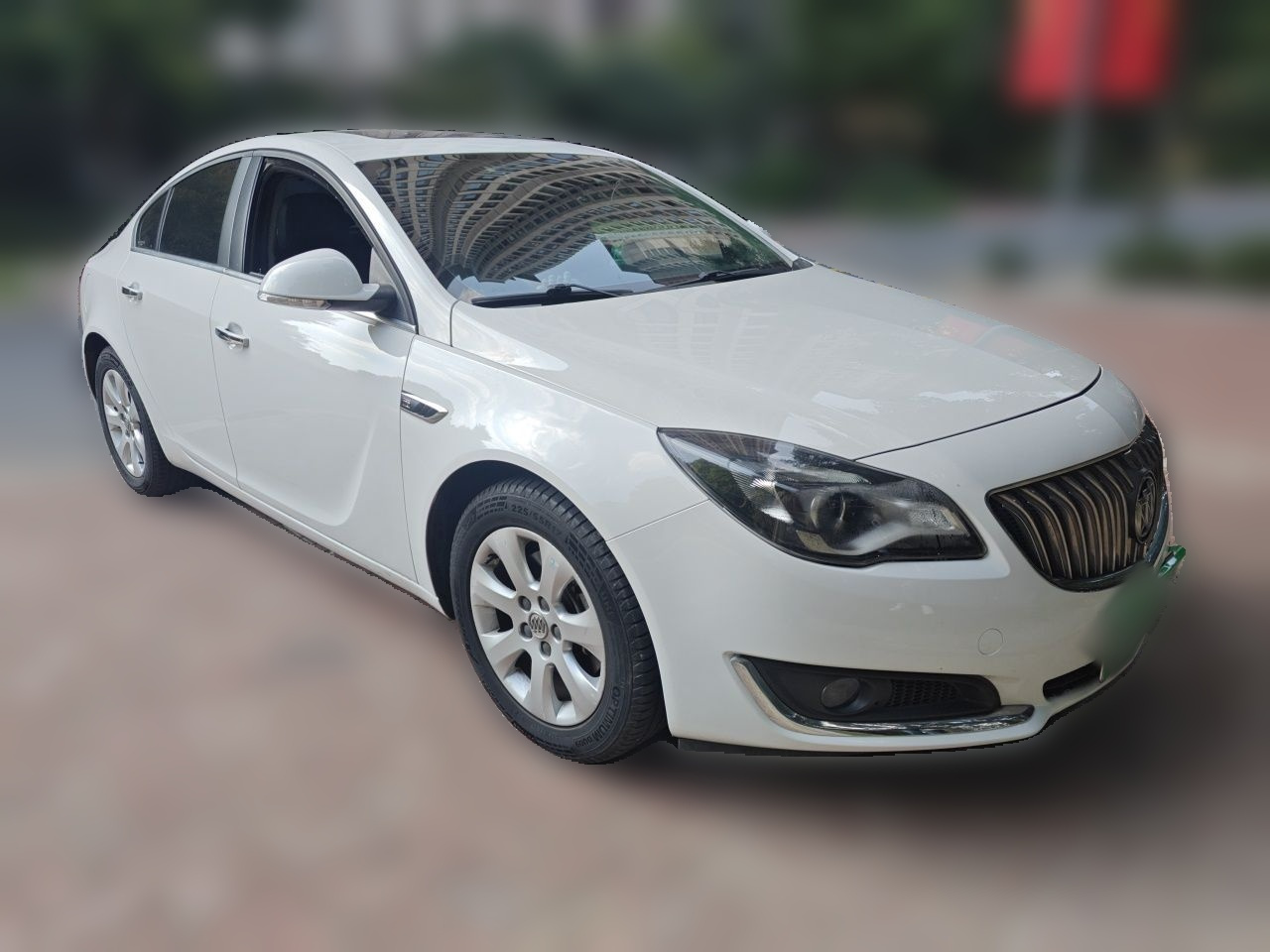 Regal 2015 1.6T Elite Tech photo 3