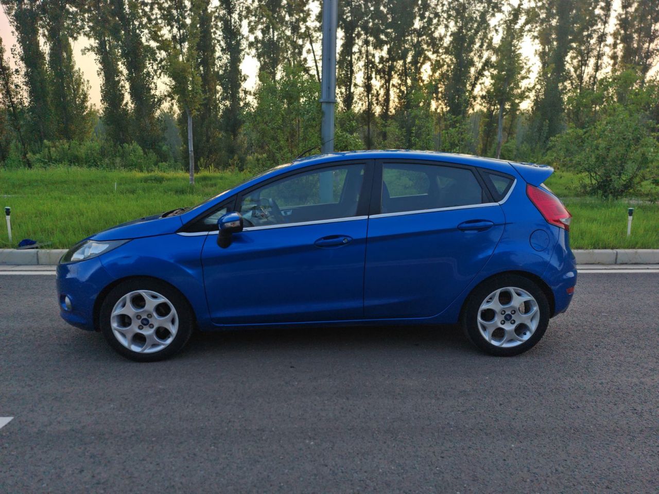 2011 Hatchback 1.5L AT Sport photo 4