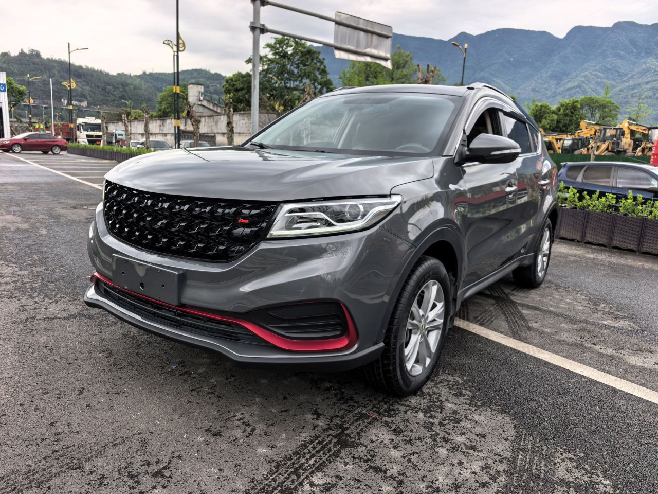 Fengon 580 2021 Facelift 1.8L MT Elite