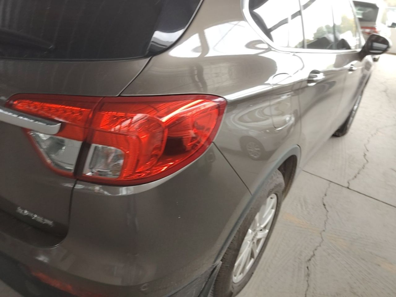 Envision 2017 20T RWD Luxury photo 2