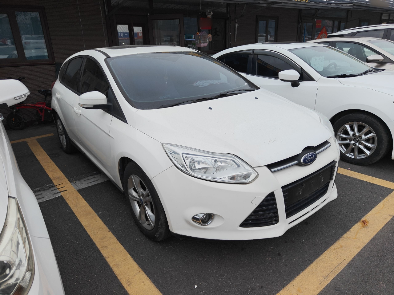 Focus 2012 Hatchback 1.6L AT photo 4