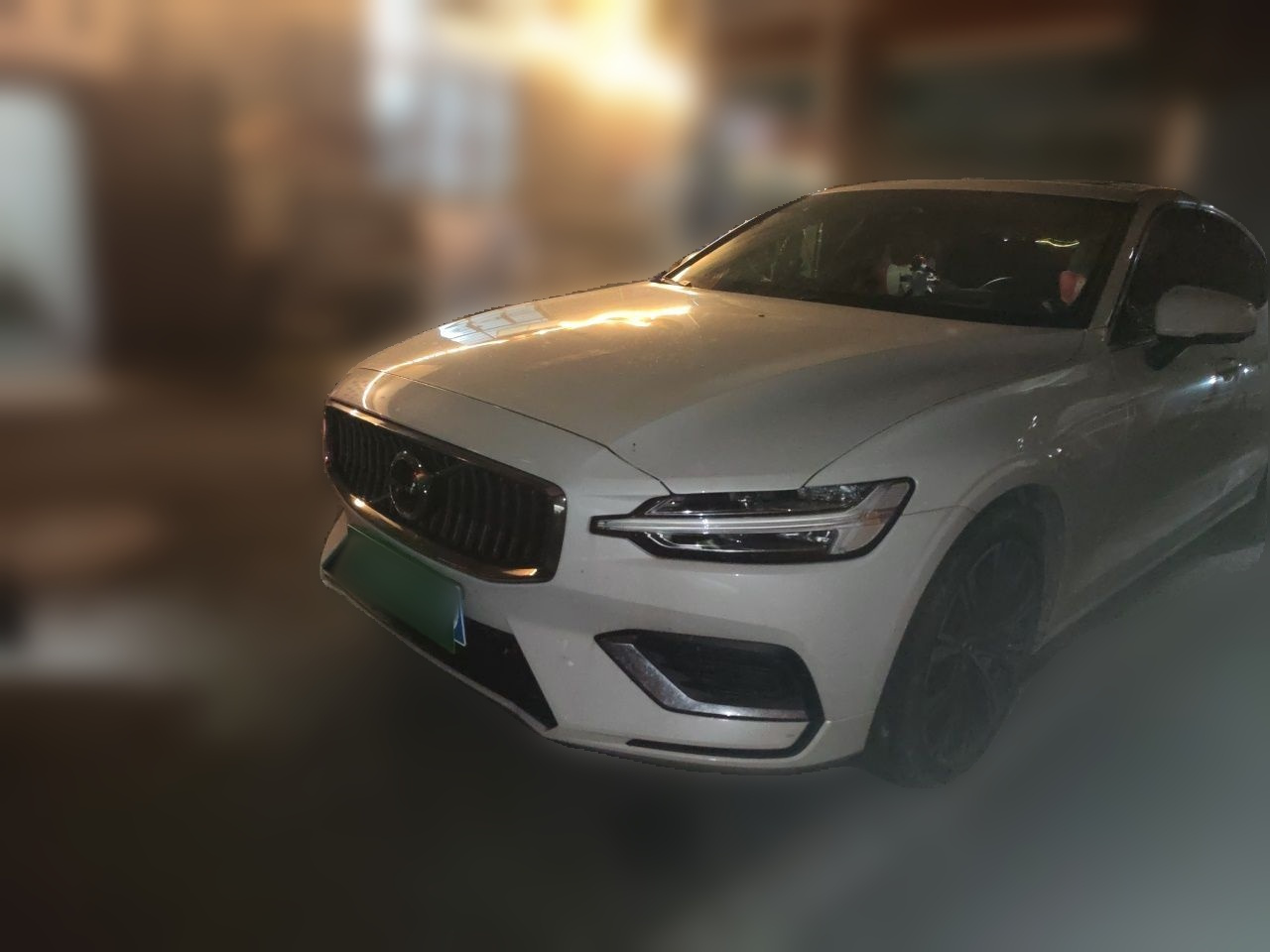 S60 2024 B4 Luxury
