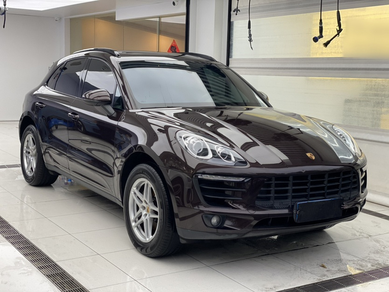 2017 Macan 2.0T photo 2
