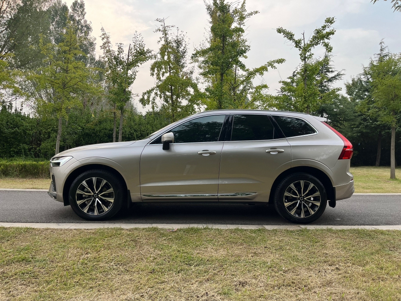 XC60 2024 B5 AWD Luxury photo 2