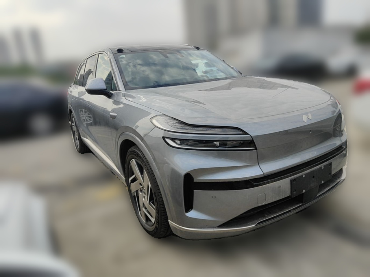L90 2025 Ultra 6-Seater 60 photo 3