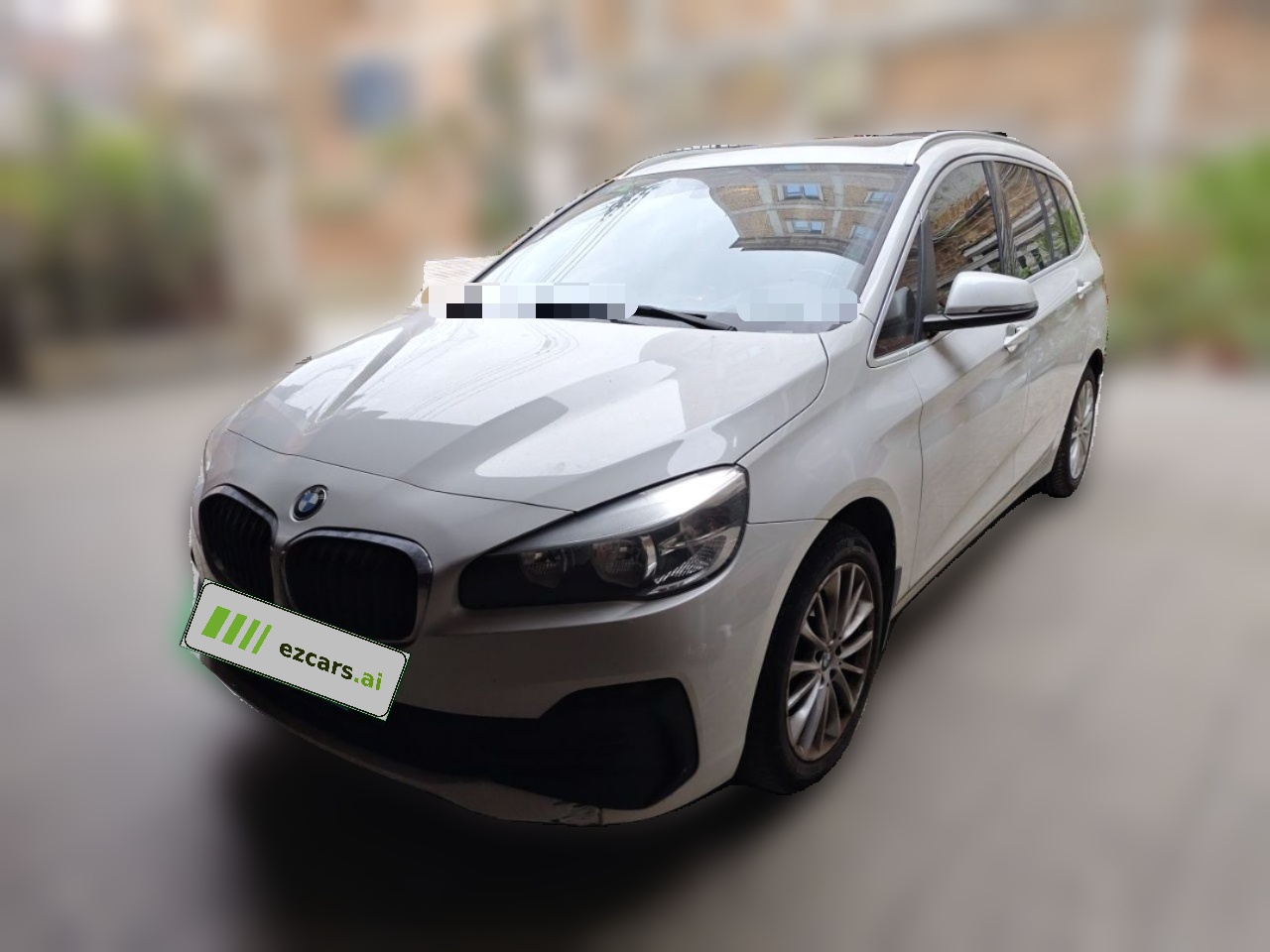 2 Series Wagon 2018 220i Leading