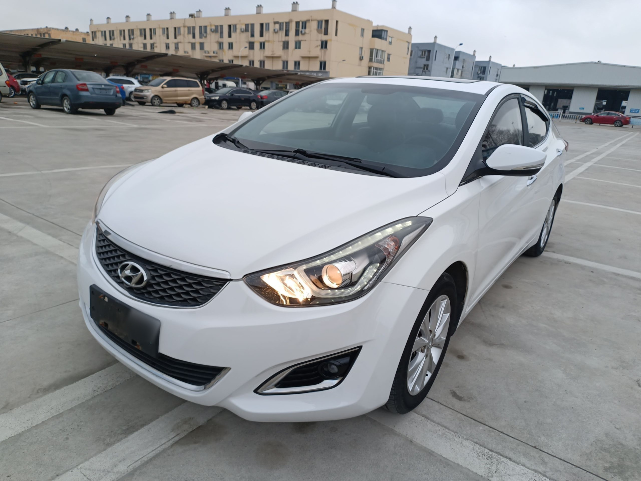 Elantra 2016 1.6L AT Premium