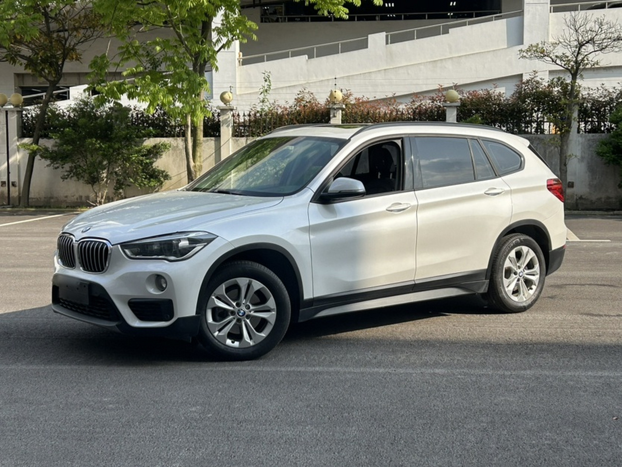 X1 2016 sDrive18Li Exclusive