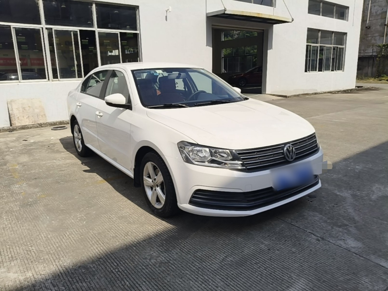 Lavida 2017 1.6L AT photo 3