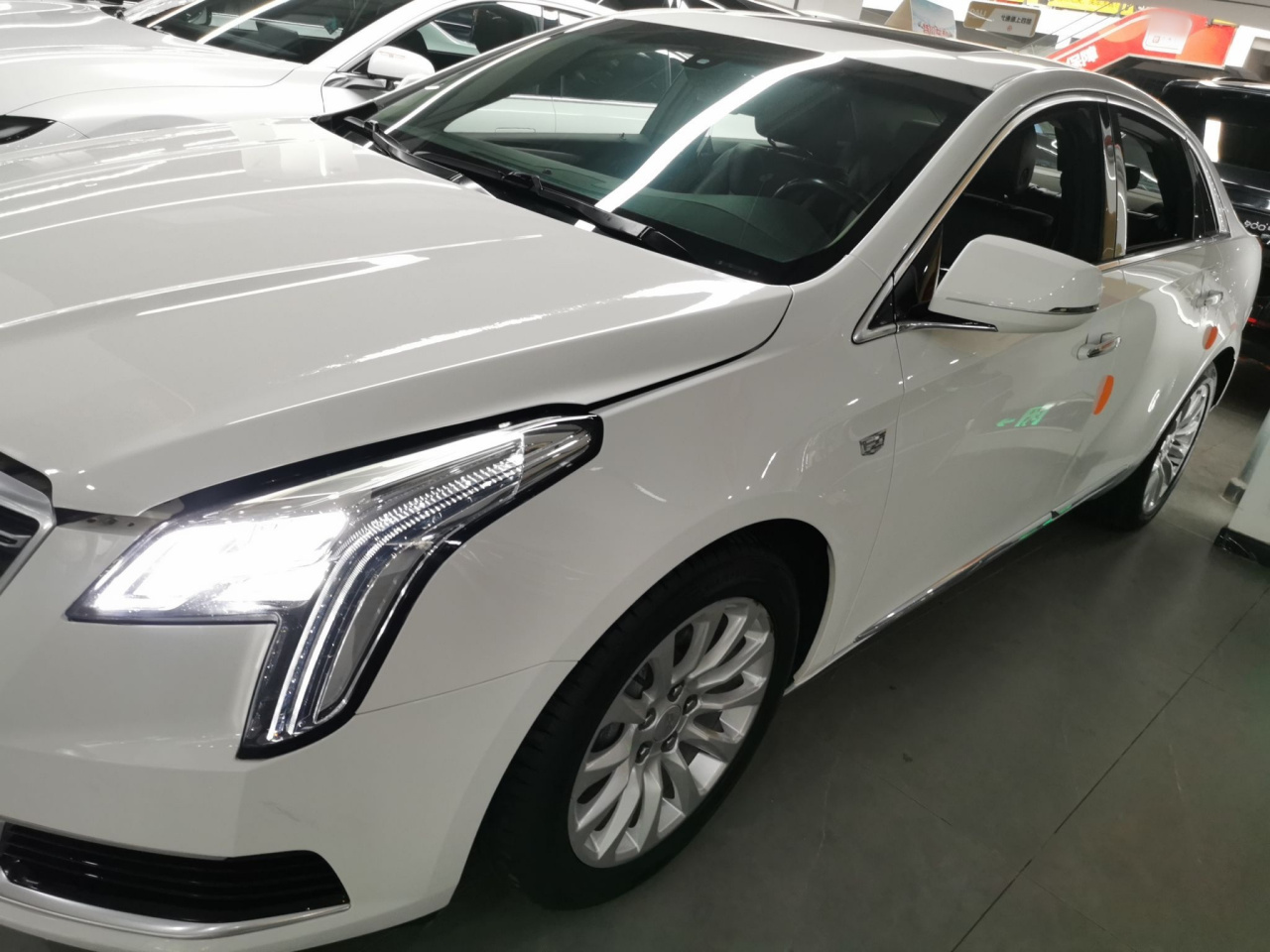 XTS 2018 28T Tech photo 4