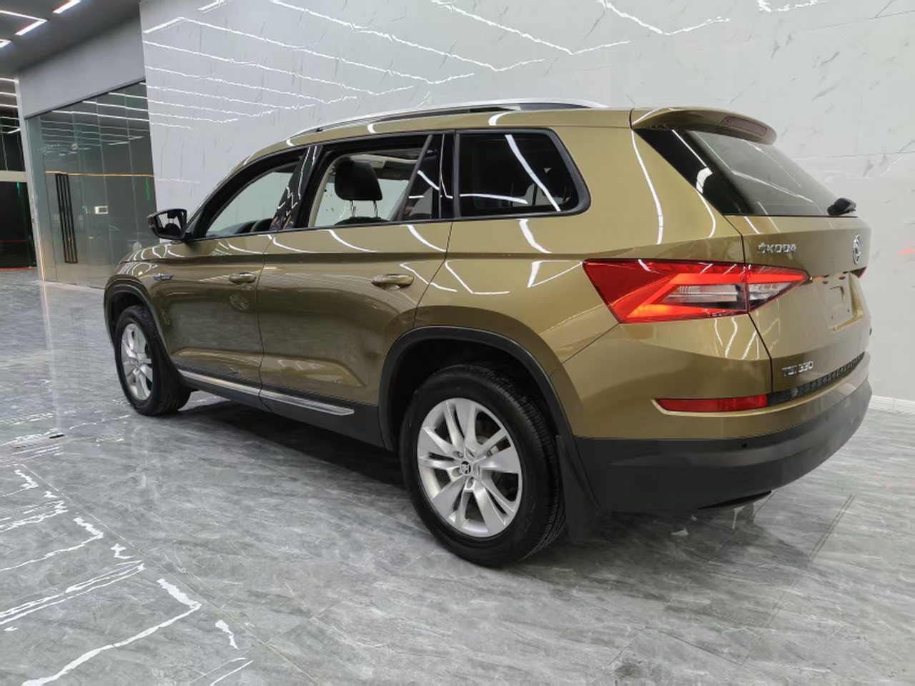 Kodiaq 2017 TSI330 5-Seater RWD Comfort photo 4