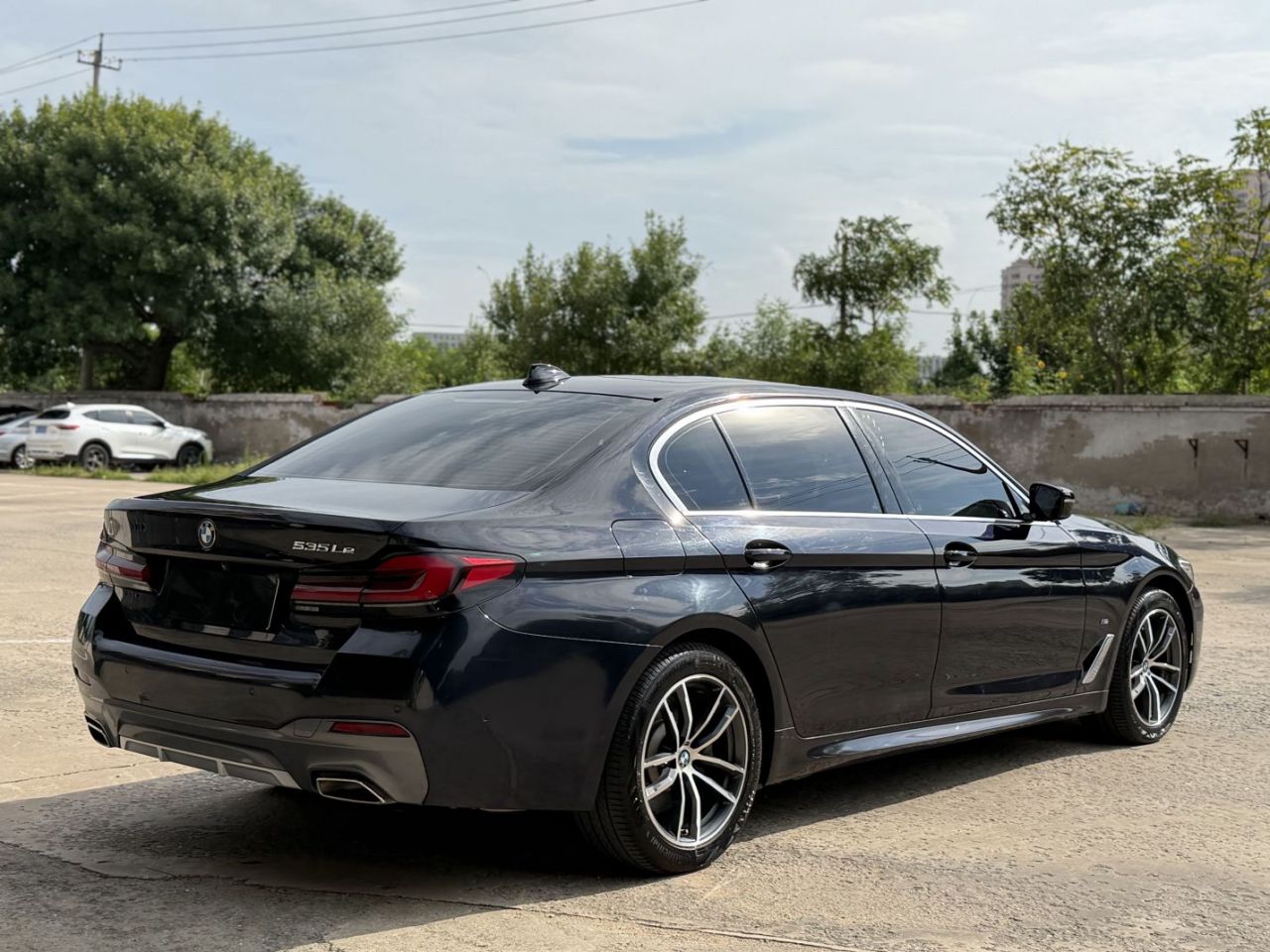 5 Series EV 2021 535Le M Sport Package photo 4